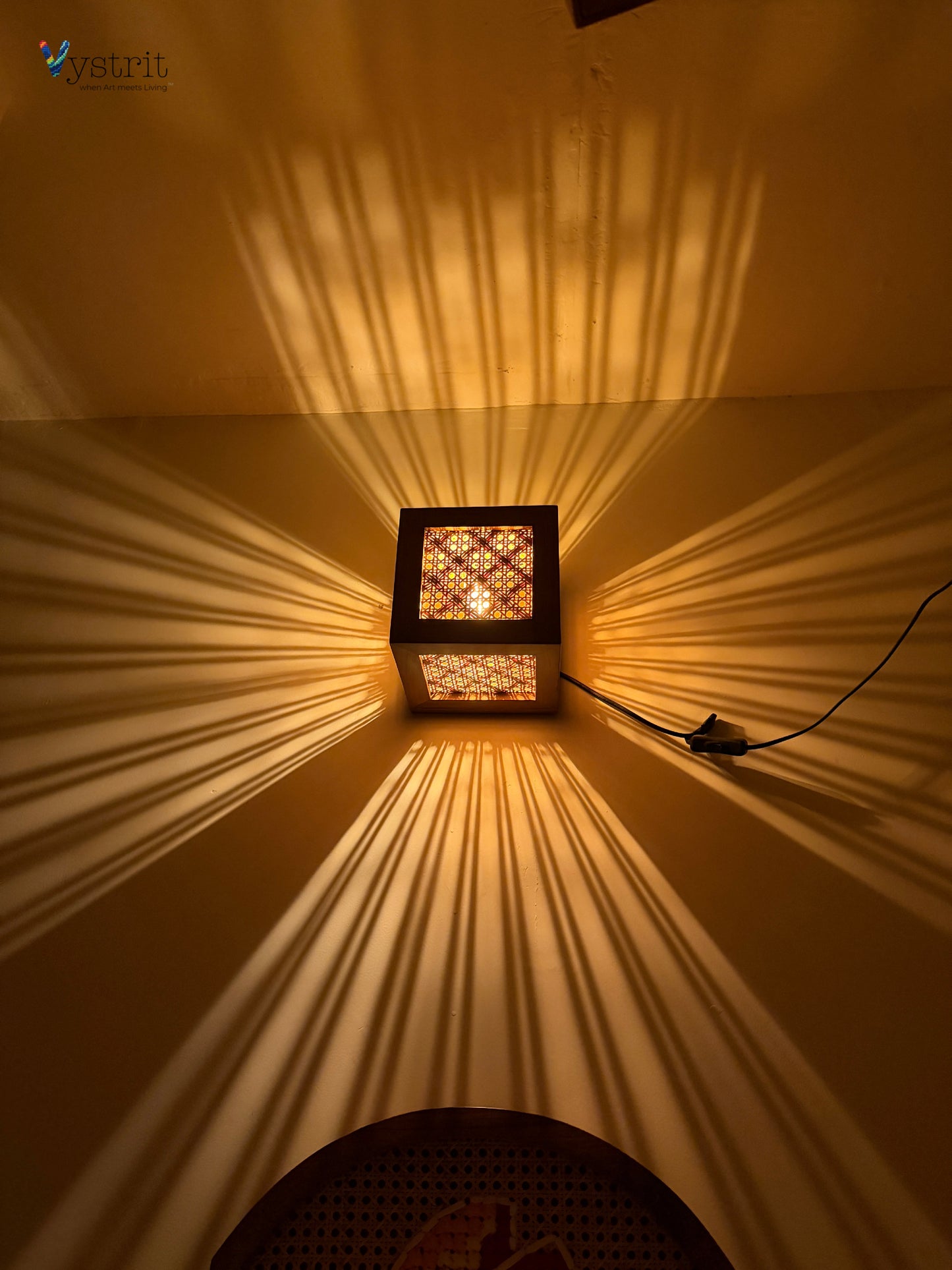 Teak Wood Cube Lamp 7"