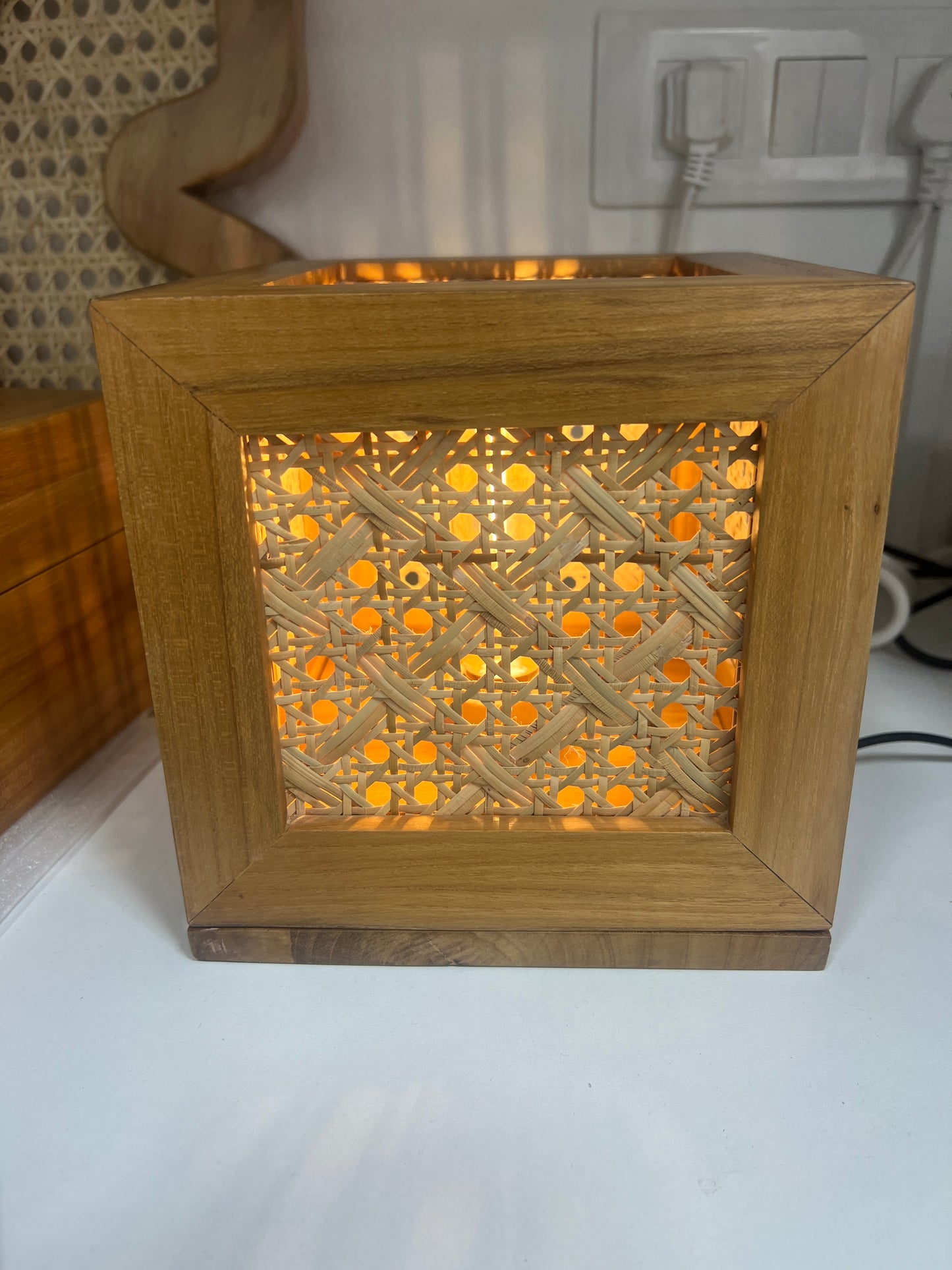 Teak Wood Cube Lamp 7"