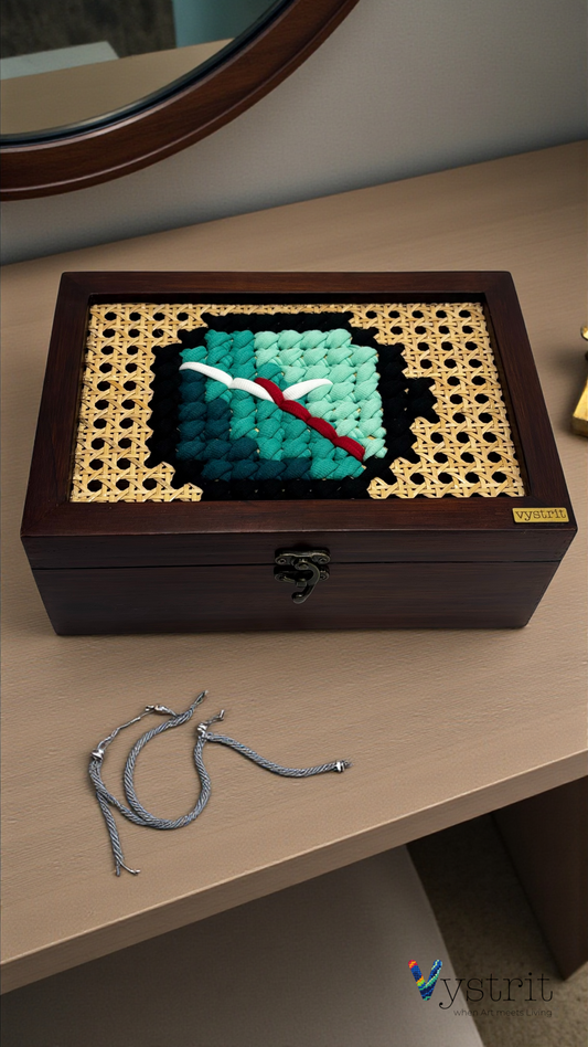 Watchful Peaks – Handcrafted Watch Box